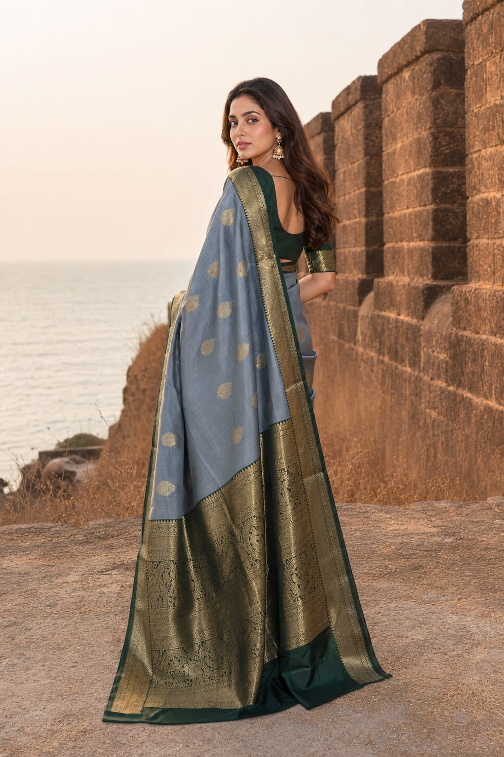 Handloom Grey Silk Saree thumbnail 2