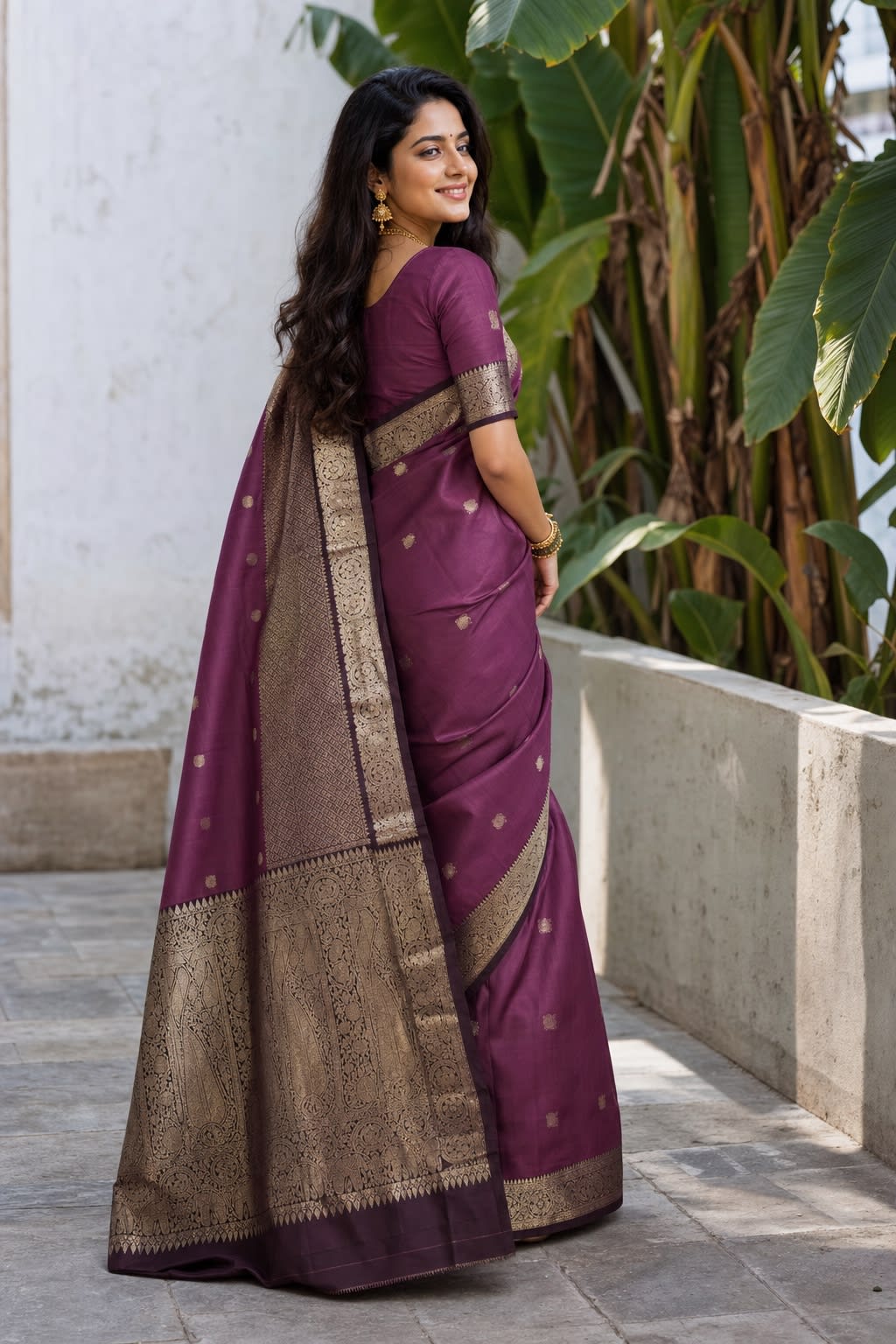 Handloom Wine Silk Saree thumbnail 2