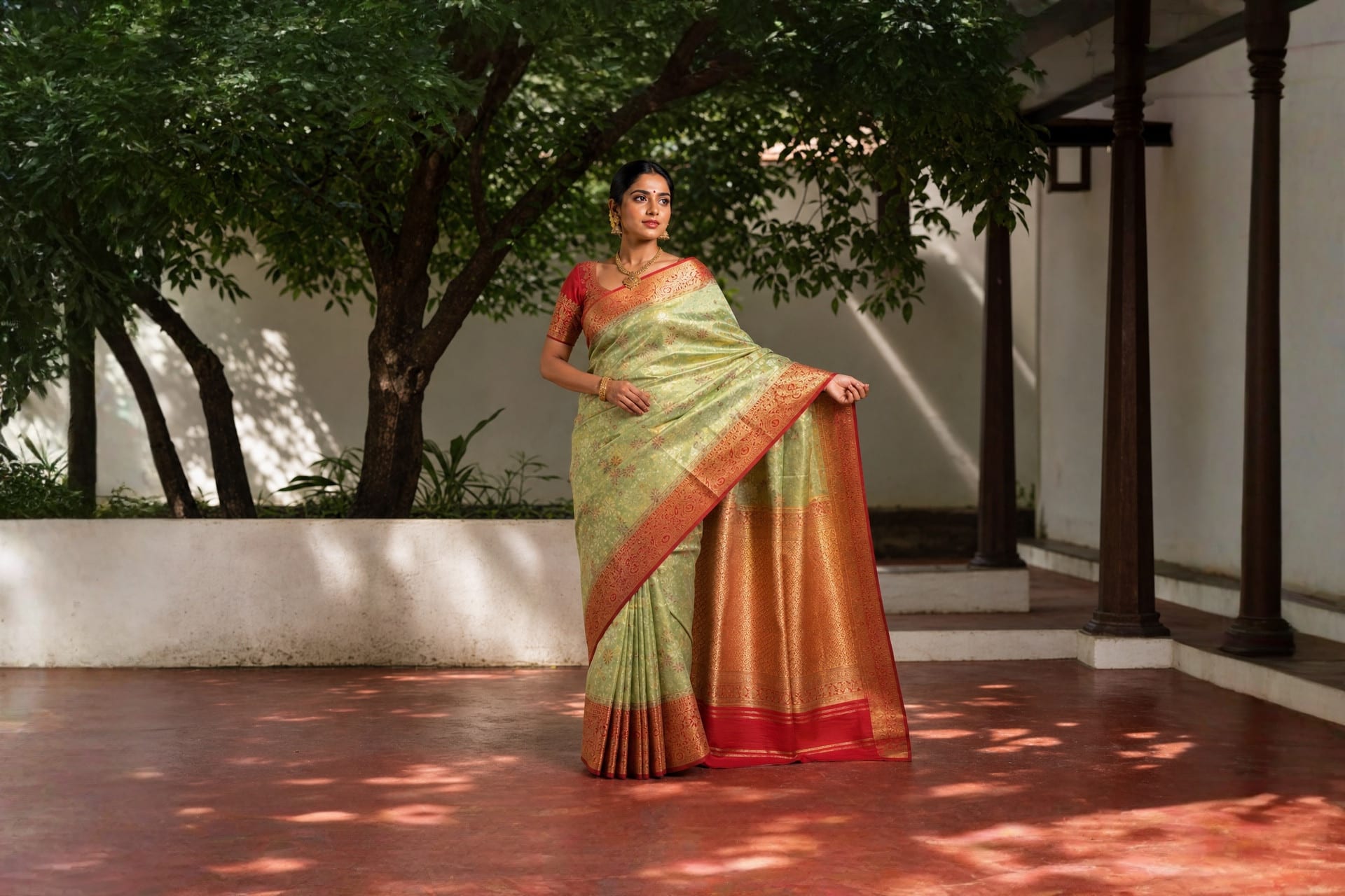 Handloom Green Silk Saree — the drape