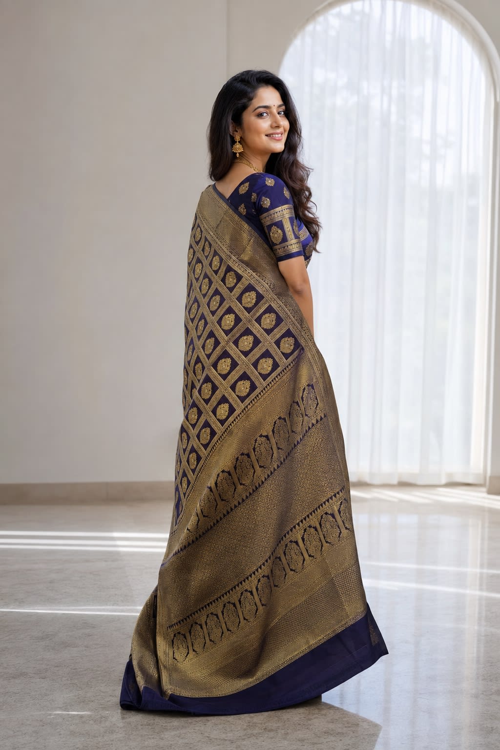 Handloom Navyblue Silk Saree — view 2
