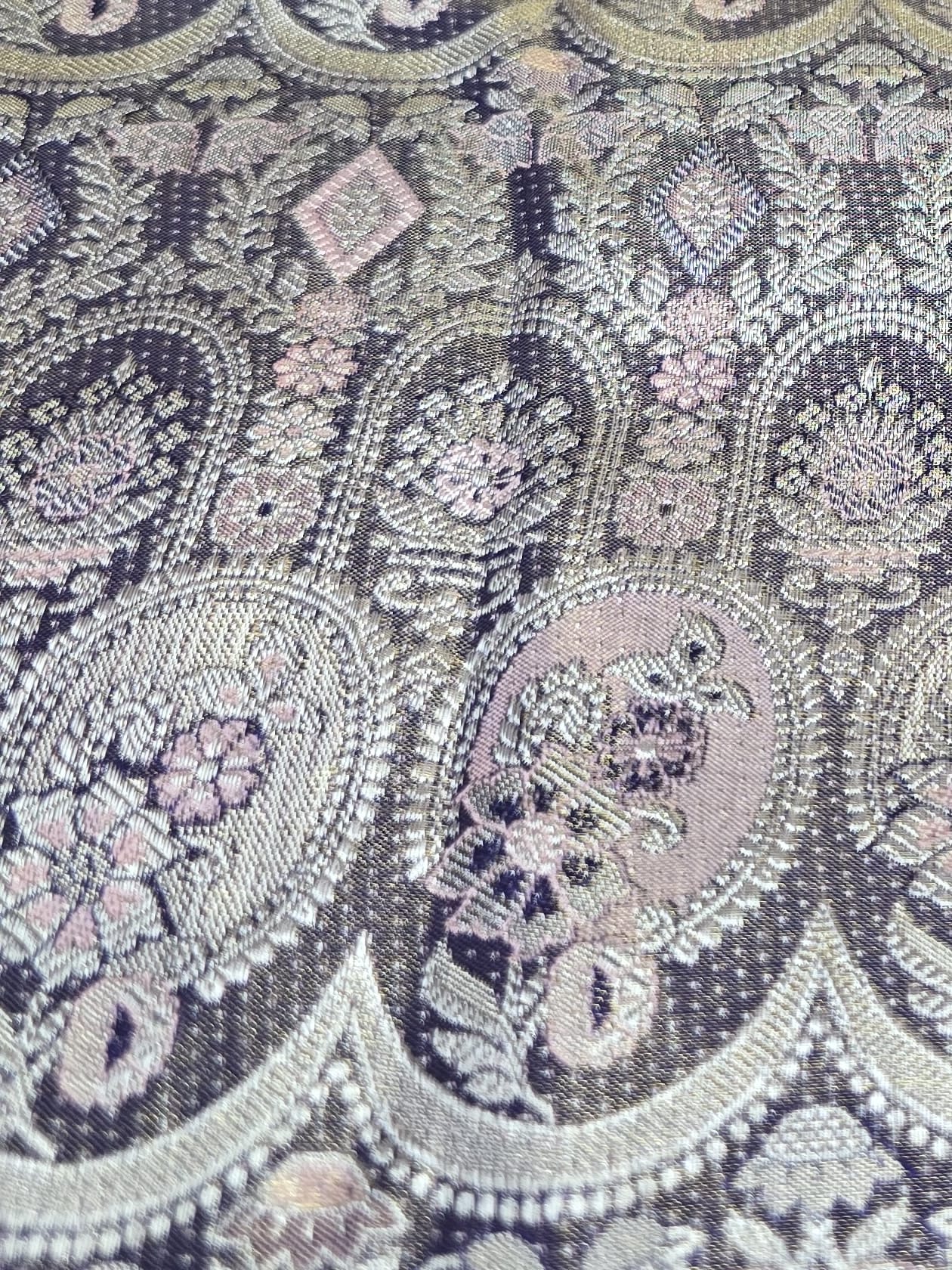 Handloom Silver Grey And Gold Silk Saree — view 6
